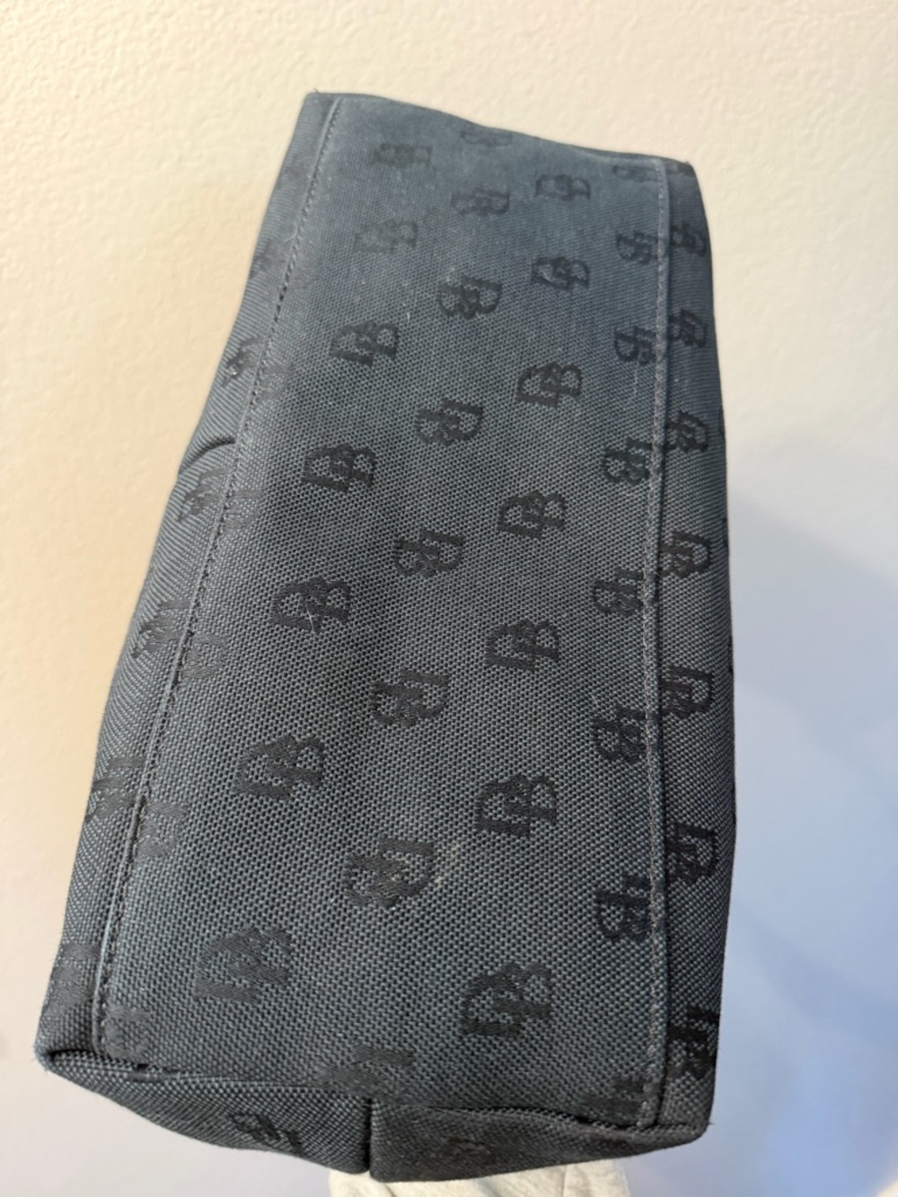 Dooney & Bourke - Picture 6 of 6